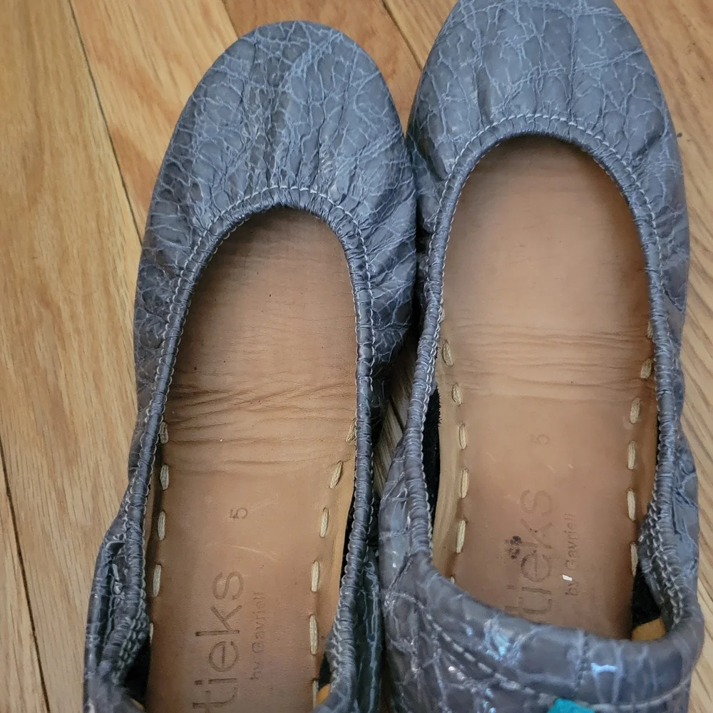 Tieks Slate Gray Croc ballet flats, size 5